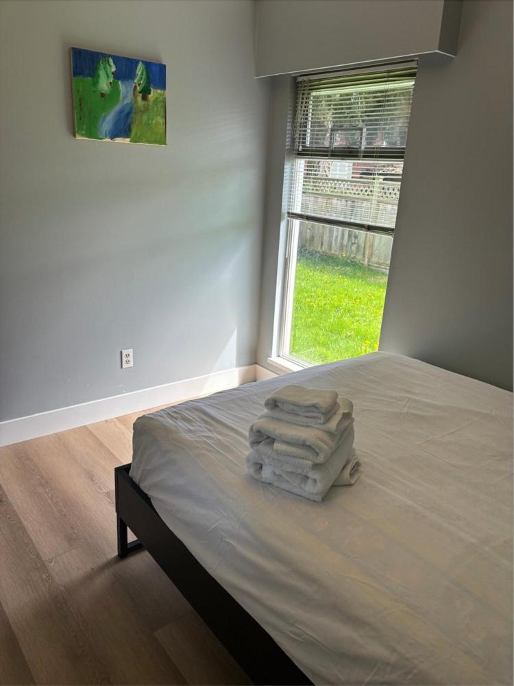Cozy Retreat On Sandpiper Court - Room H With Share Bathroom Richmond Exterior photo