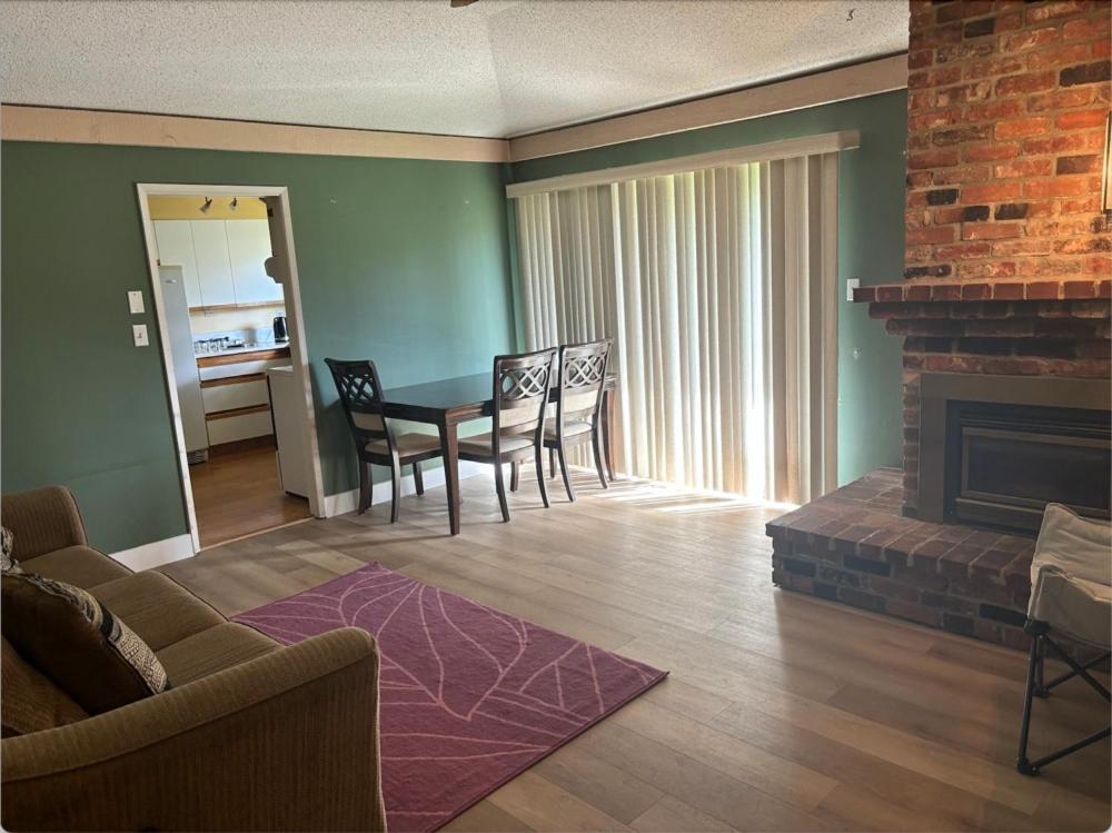 Cozy Retreat On Sandpiper Court - Room H With Share Bathroom Richmond Exterior photo