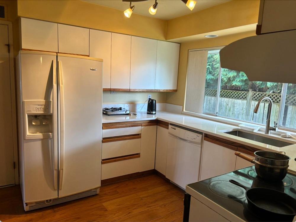 Cozy Retreat On Sandpiper Court - Room H With Share Bathroom Richmond Exterior photo